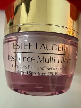 NEW ESTEE LAUDER Resilience Multi-Effect 
Tri-Peptide Face and Neck Cream SPF 15